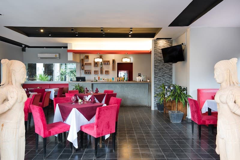 Urban Tree Hut Restaurant - Siem Reap